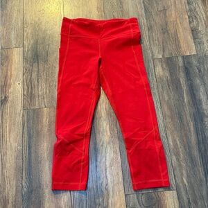 Lululemon athletica Pace Rival women’s Red Crop Leggings - size 6 - EUC!